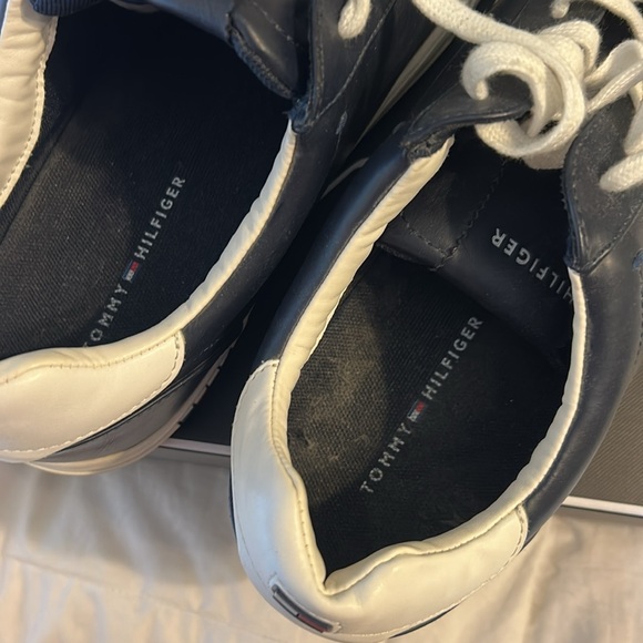 Like new Tommy Hilfiger Navy Sneakers - Picture 6 of 6